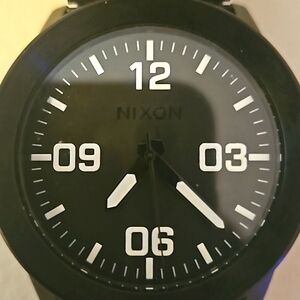 Nixon Private Watch